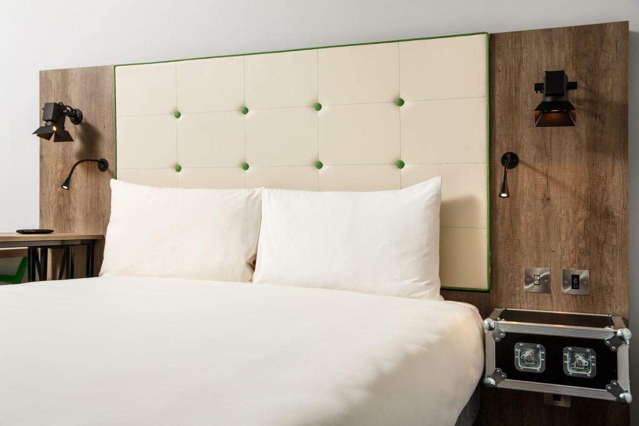 Hotel Ibis Styles London Ealing Esterno foto